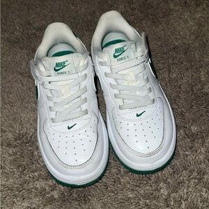 Nike Air Force 1’s